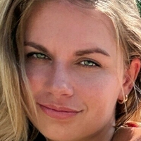 Claire Schroeder Nude