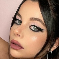 Ellise Nude